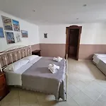 Montesanto Terrace Ii * 나폴리